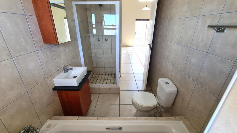 To Let 1 Bedroom Property for Rent in Muizenberg Western Cape